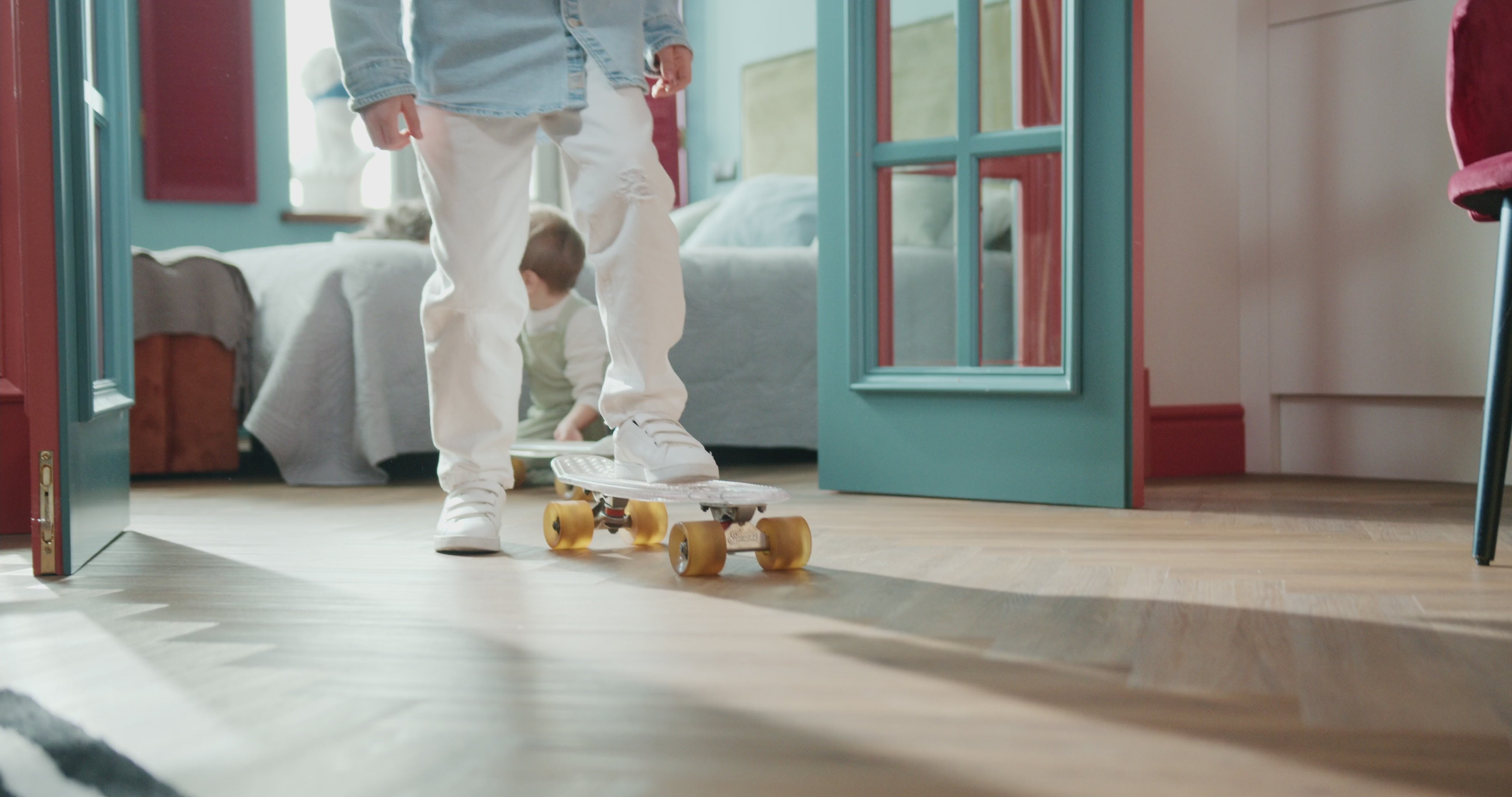 DO YOU KNOW YOUR NEIGHBORS' DAILY ROUTINE?